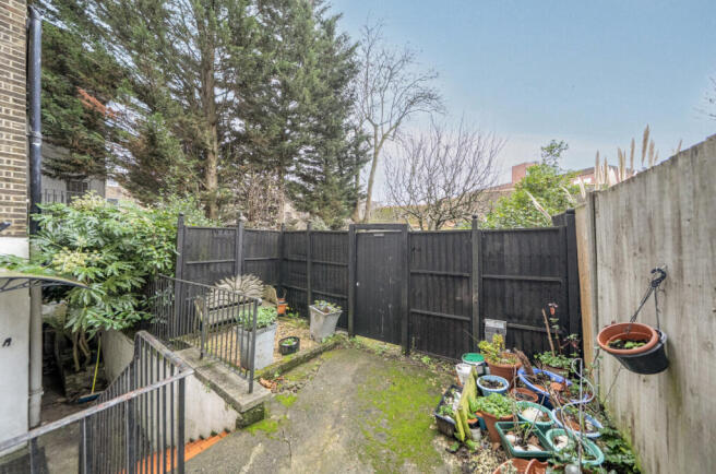 1401815-6-696e3f0...