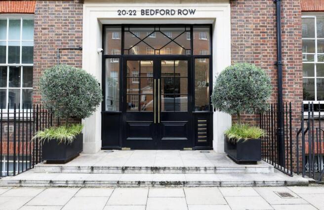 BedfordRow_Hallway_FrontDoor.png