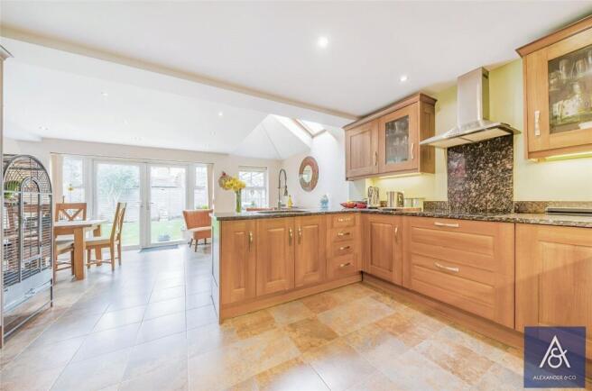 Kitchen/Dining