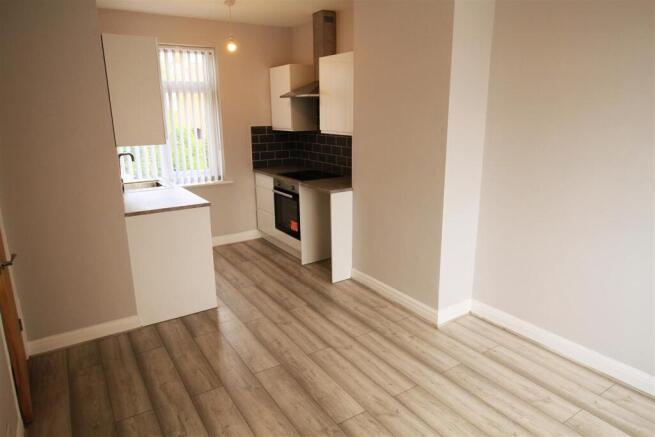 Lounge Kitchen 1.jpg