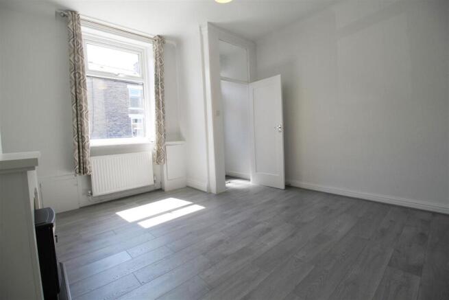 Lounge 2.jpg