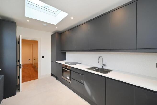 3-64-Queensway (12).JPG