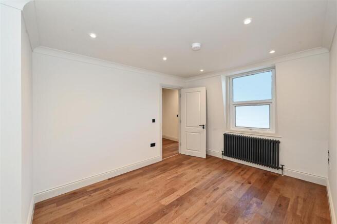 3-64-Queensway (13).JPG