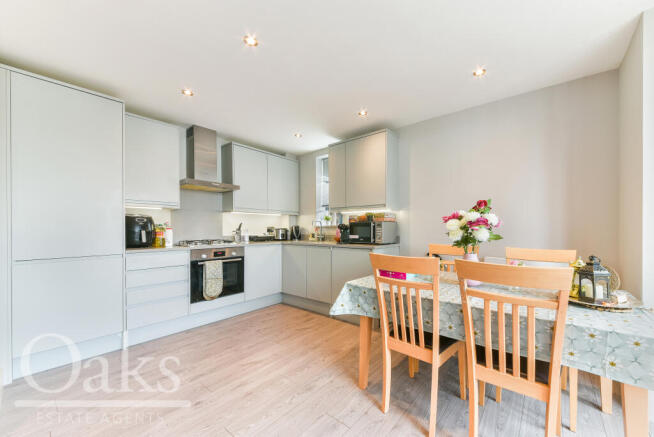 Kitchen / Dining Roo