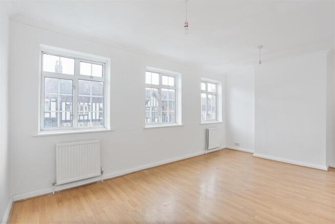 8A Russell Parade 326747 07.jpg