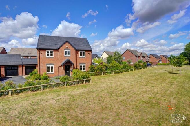 21 Wessex Grove (11).jpg