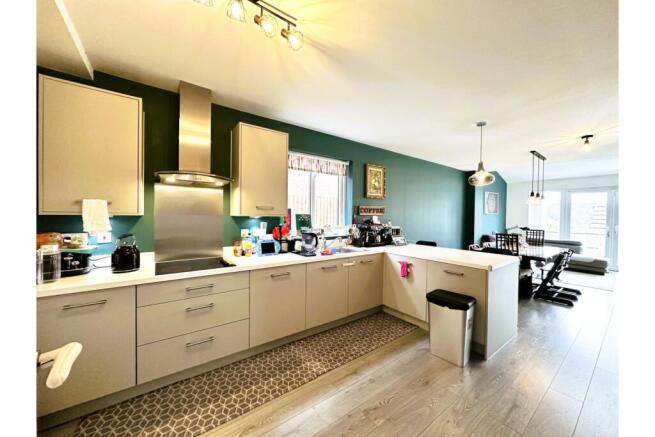 Kitchen/Dining Room