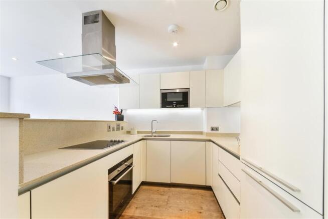 HAWTHORNE CRESCENT,73-14.jpg