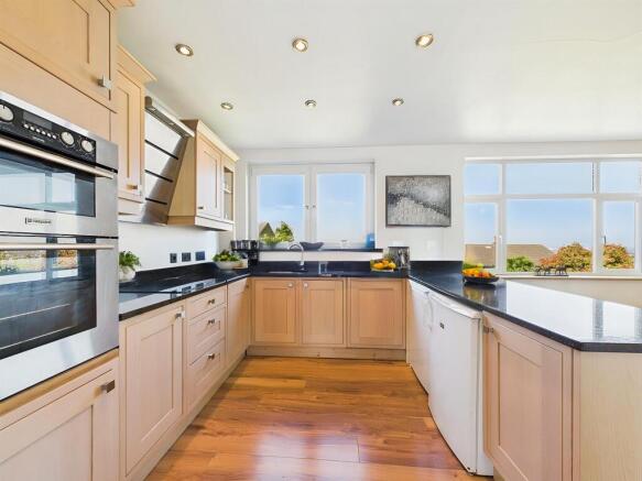 CAM02664G0-PR0099-STILL001 - Kitchen - Modern - 26