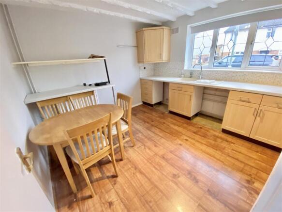 KITCHEN / DINER