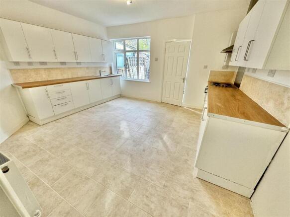 KITCHEN / DINER
