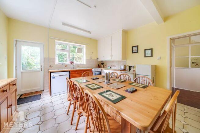 Kitchen / Breakfast Room 