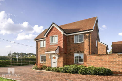 Gold Close, Corfe Mullen, BH21 3