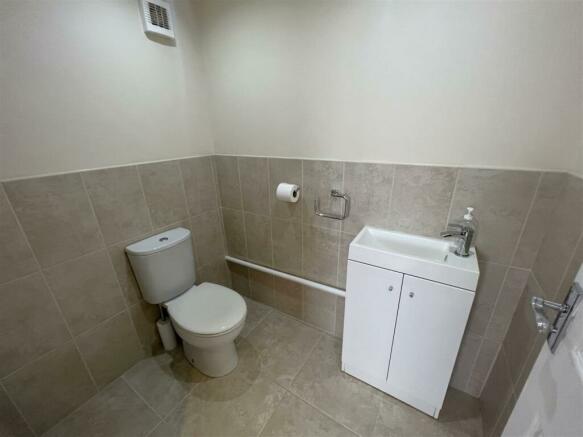 Downstairs WC.JPG