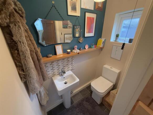 Downstairs WC.JPG