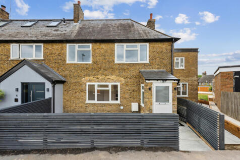 Crescent Way, London, N12