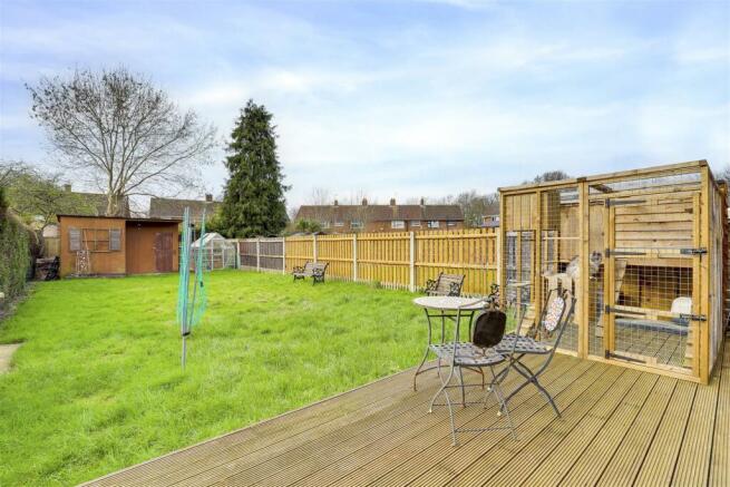 Kennel gate clearance mapperley