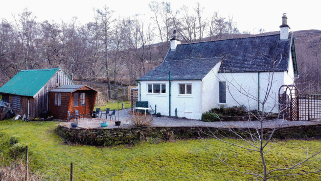 rear-cottage.gif