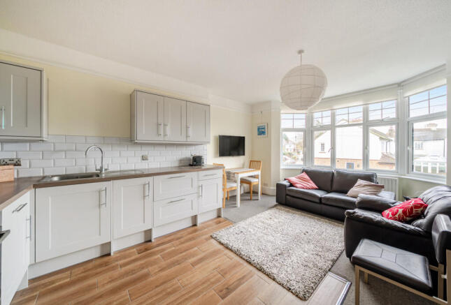 1384137-7-69248f6...