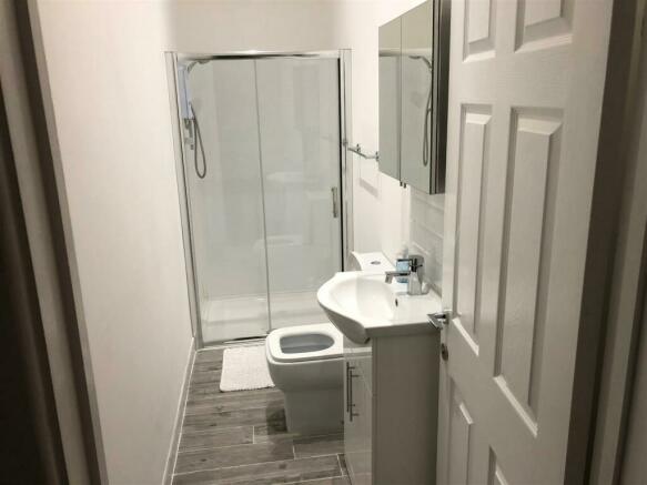 New Bathroom 1.jpg