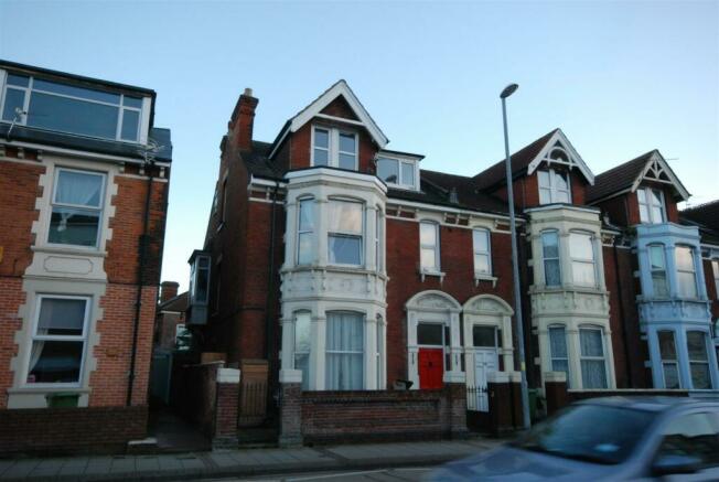 Victoria Road North (Flat 3, 100) photo 1