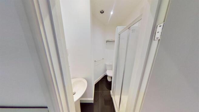 Gains-Road-Room-1-ensuite.jpg