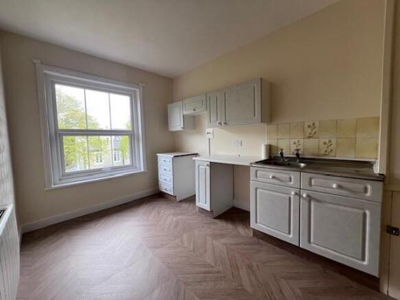 F5, 6VR Kitchen.jpg