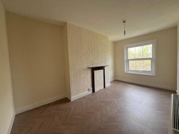 F5, 6VR Bedroom.jpg