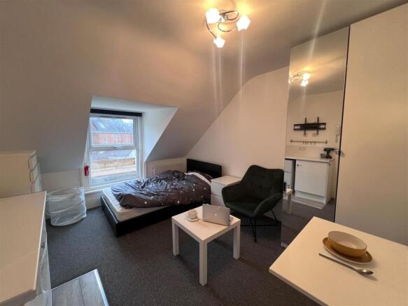 Room 6.jpg
