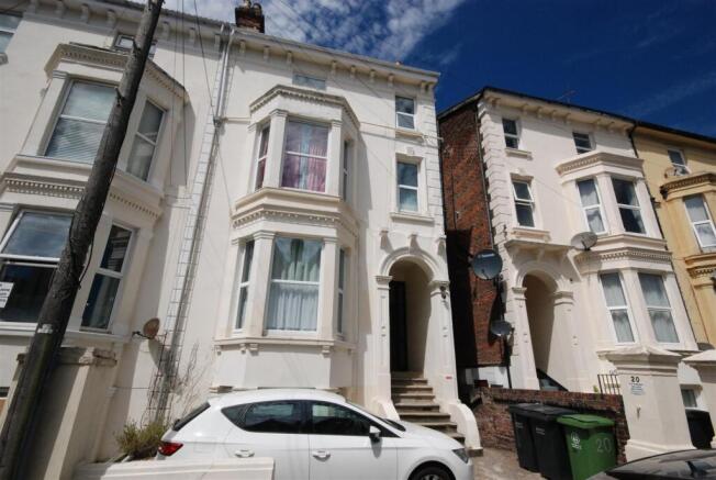 Ashburton Road Bedsit 7 photo 1