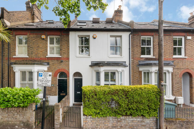 3 bed unfurnished Victorian House