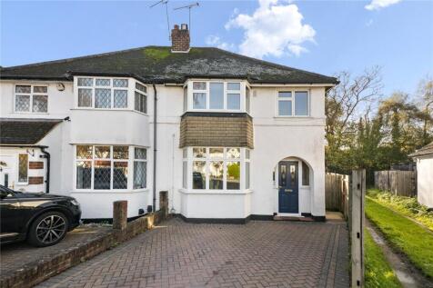 Lawn Close, Ruislip, HA4