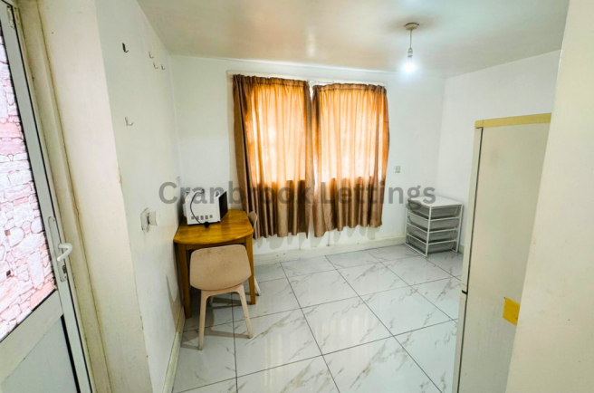 Studio Flat