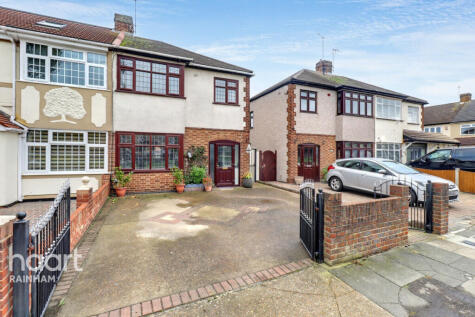 Brookway, Rainham, RM13 9HW