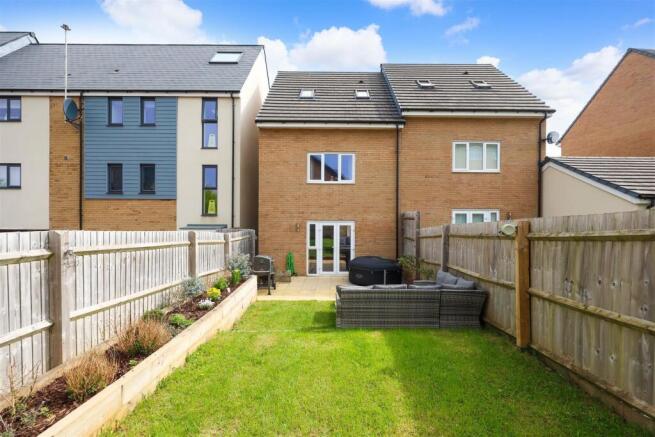 33 Acorn Drive 12.JPG