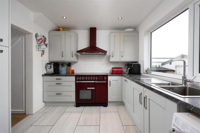 3 Lyndhurst Road 6.JPG