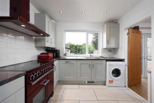 3 Lyndhurst Road 7.JPG