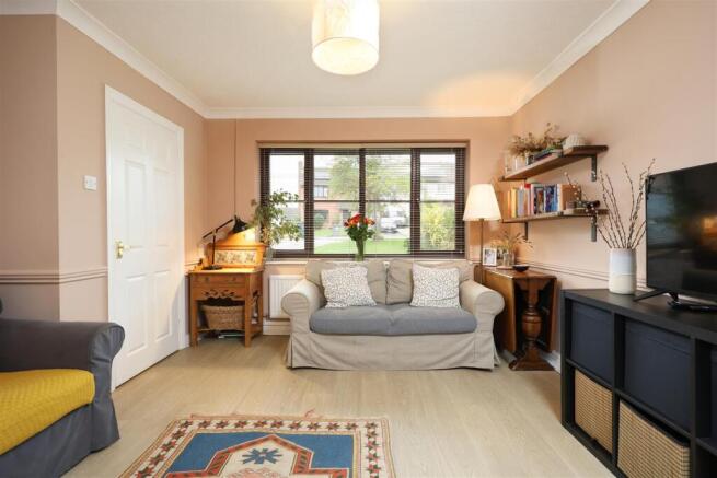 7 Niebull Close 9.JPG