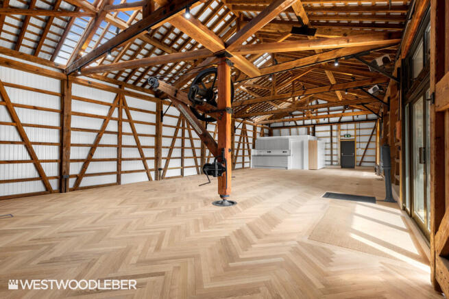 LoadingShed_11