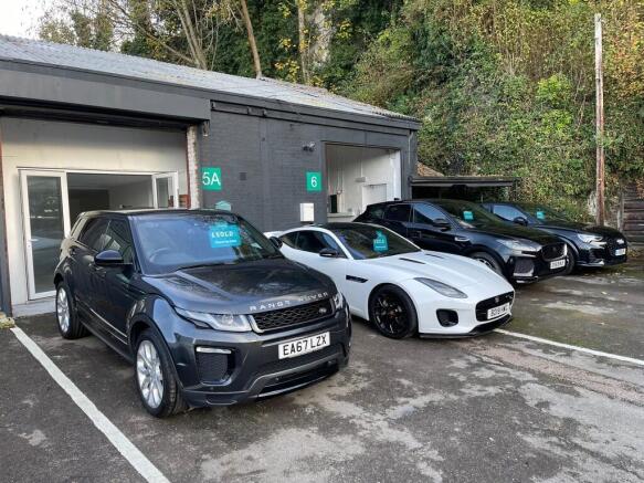 62eba9da-fea6-40b...