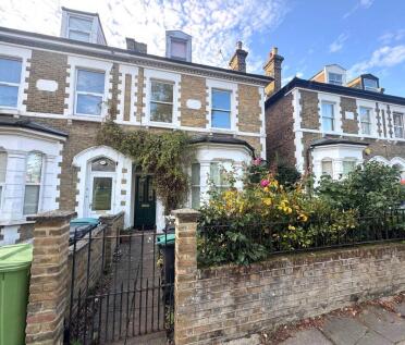 9 Earlham Grove, Wood Green, N22 5HJ