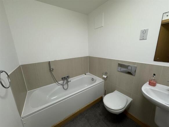 BATHROOM.JPG