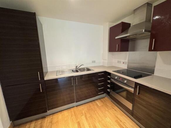 KITCHEN 2.JPG
