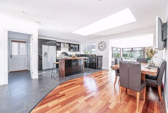 Kitchen with open plan Dining