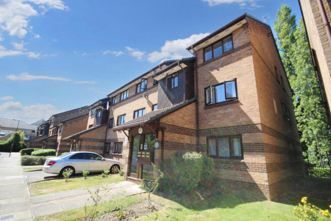 Harp Island Close, Neasden, London NW10