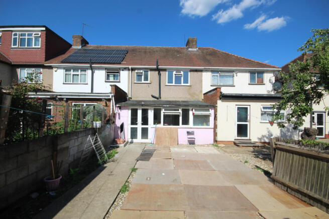 Sunleigh Road. Wembley, Middlesex HA0