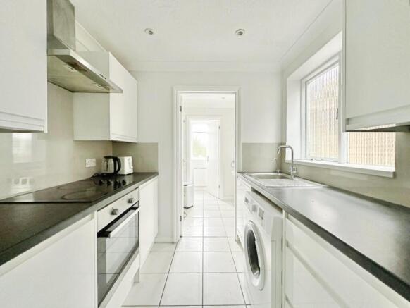 Kitchen2.jpg