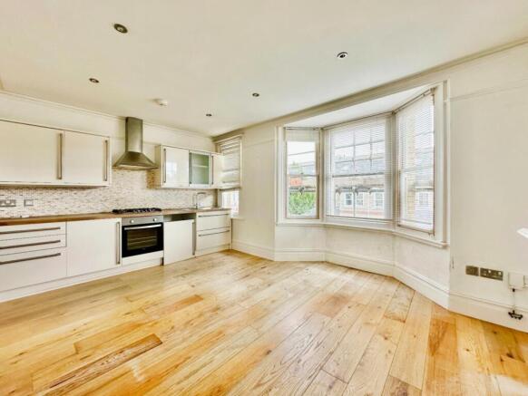 48ce5998-Photo 2007-10-2024 2C 2015 2013 2054.jpg