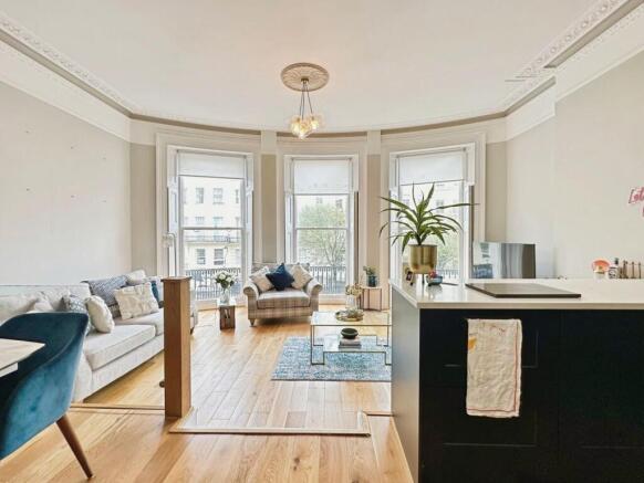 7db11054-Photo 2029-10-2025 2C 2012 2027 2029.jpg