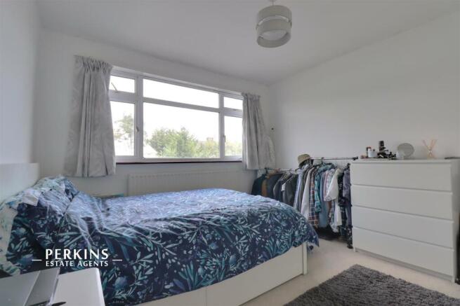 bedroom .jpg